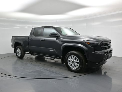 Used 2025 Toyota Tacoma SR5 image 20