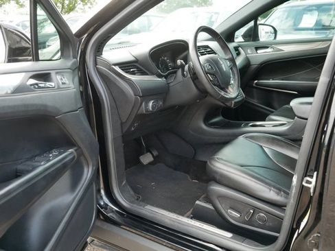 Used 2018 Lincoln MKC Premiere FWD image 12