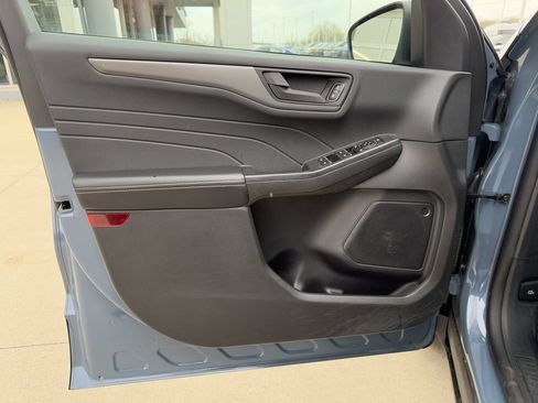 Used 2025 Ford Escape Active w/ Cold Weather Package FWD image 18