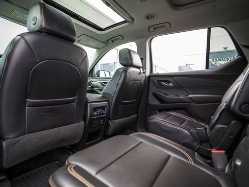 Used 2018 Chevrolet Traverse LT image 32