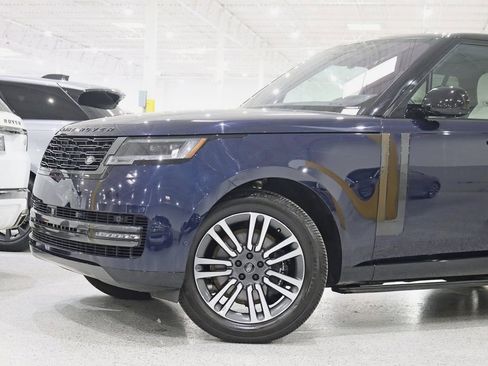Used 2023 Land Rover Range Rover SE image 2