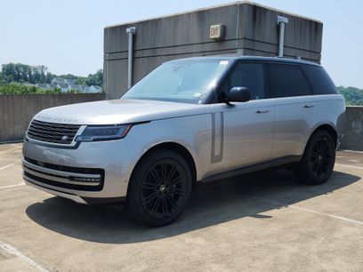 New 2025 Land Rover Range Rover SE