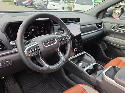 Used 2025 GMC Terrain Elevation w/ Technology Package II image 7