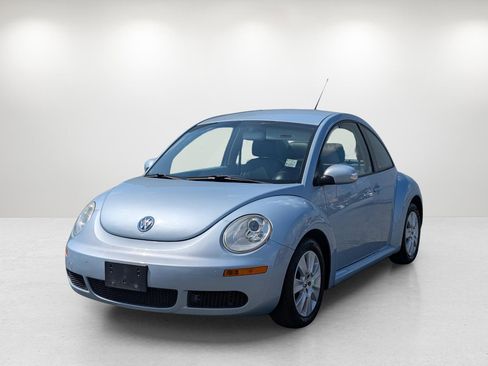 Used 2009 Volkswagen Beetle S image 1