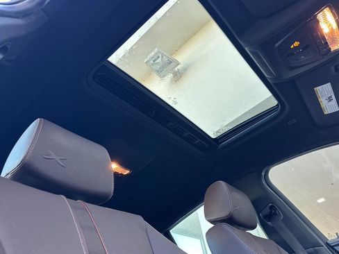 Used 2018 BMW X4 M40i image 18