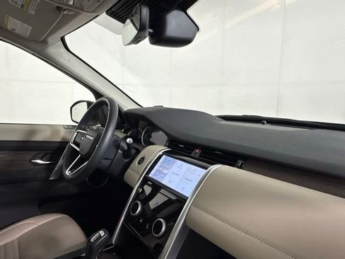 Used 2023 Land Rover Discovery Sport S image 33