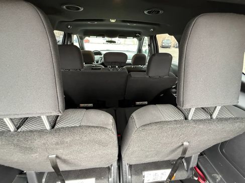 Used 2017 Ford Explorer XLT image 10