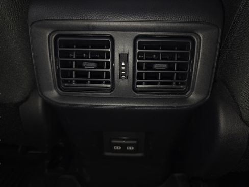 Used 2025 Toyota RAV4 XLE AWD/4WD image 27