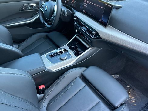 Used 2025 BMW 330i Sedan w/ Premium Package RWD image 19