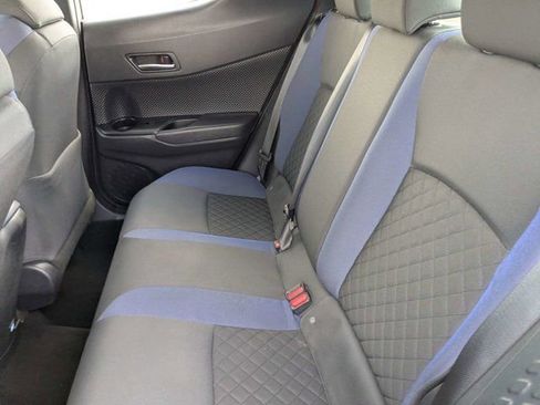 Used 2022 Toyota C-HR XLE image 14