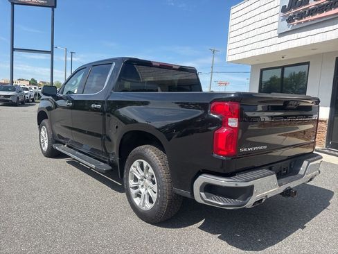 Used 2022 Chevrolet Silverado 1500 LTZ w/ Z71 Off-Road Package image 6