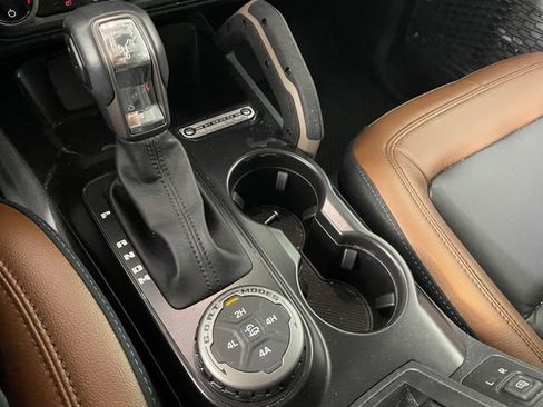 Used 2024 Ford Bronco Outer Banks w/ Sasquatch Package image 9