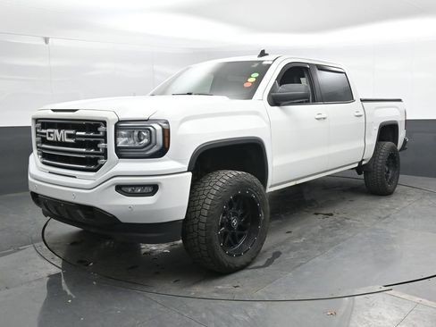 Used 2018 GMC Sierra 1500 SLT w/ SLT Premium Package image 9