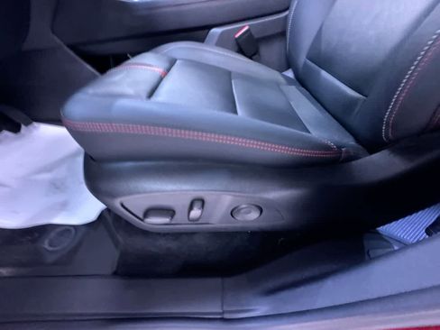 Used 2024 Chevrolet Traverse RS image 13