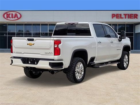 Used 2022 Chevrolet Silverado 2500 High Country w/ Z71 Off-Road Package image 4
