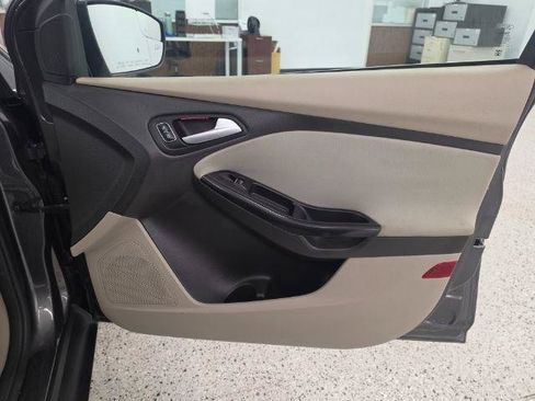 Used 2016 Ford Focus Electric Hatchback FWD image 29