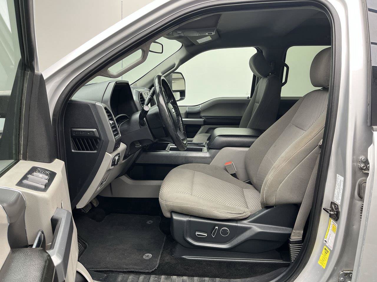 Used 2018 Ford F150 XLT w/ Equipment Group 302A Luxury AWD/4WD image 3
