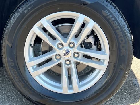 Used 2024 Ford Explorer XLT w/ Equipment Group 202A AWD/4WD image 14