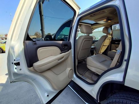 Used 2011 GMC Yukon Denali image 31
