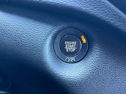 Used 2019 Jeep Cherokee Latitude Plus image 22