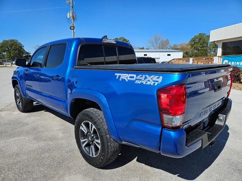 Used 2016 Toyota Tacoma TRD Sport w/ Towing Package image 4