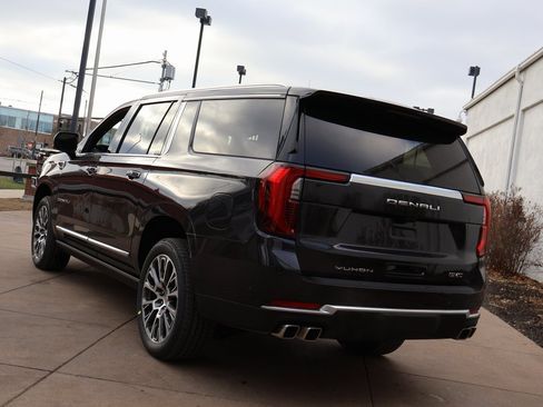 New 2026 GMC Yukon XL Denali w/ Denali Reserve Package image 3