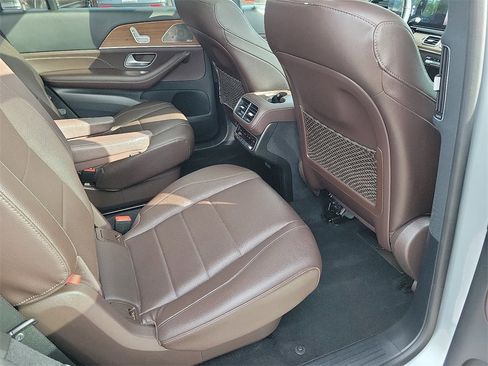 Used 2022 Mercedes-Benz GLS 450 4MATIC image 18