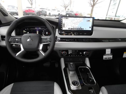 New 2026 Mitsubishi Outlander Trail Edition image 14