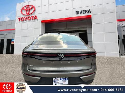 Used 2023 Toyota Crown AWD/4WD image 6