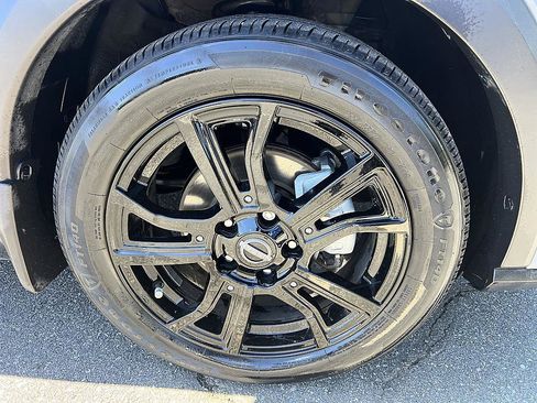 Certified 2023 Nissan Kicks SR w/ SR Premium Package FWD image 12