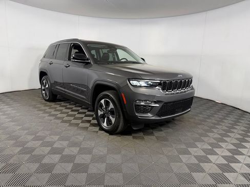 Used 2023 Jeep Grand Cherokee 4WD 4xe image 4