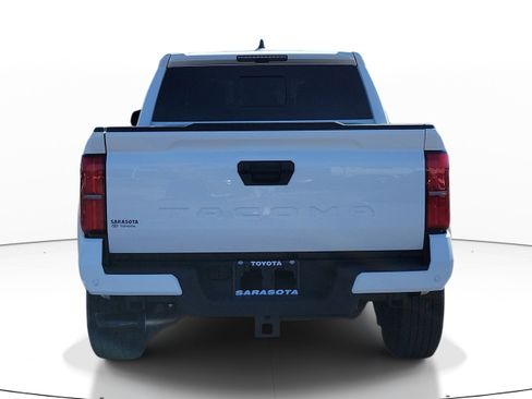 Used 2024 Toyota Tacoma TRD Sport w/ TRD Sport Upgrade Package image 5