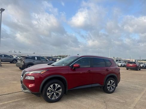 Certified 2023 Nissan Rogue SV w/ SV Premium B Package FWD image 8