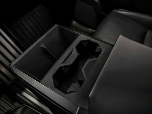 Used 2024 Tesla Cybertruck AWD Crew Cab image 23