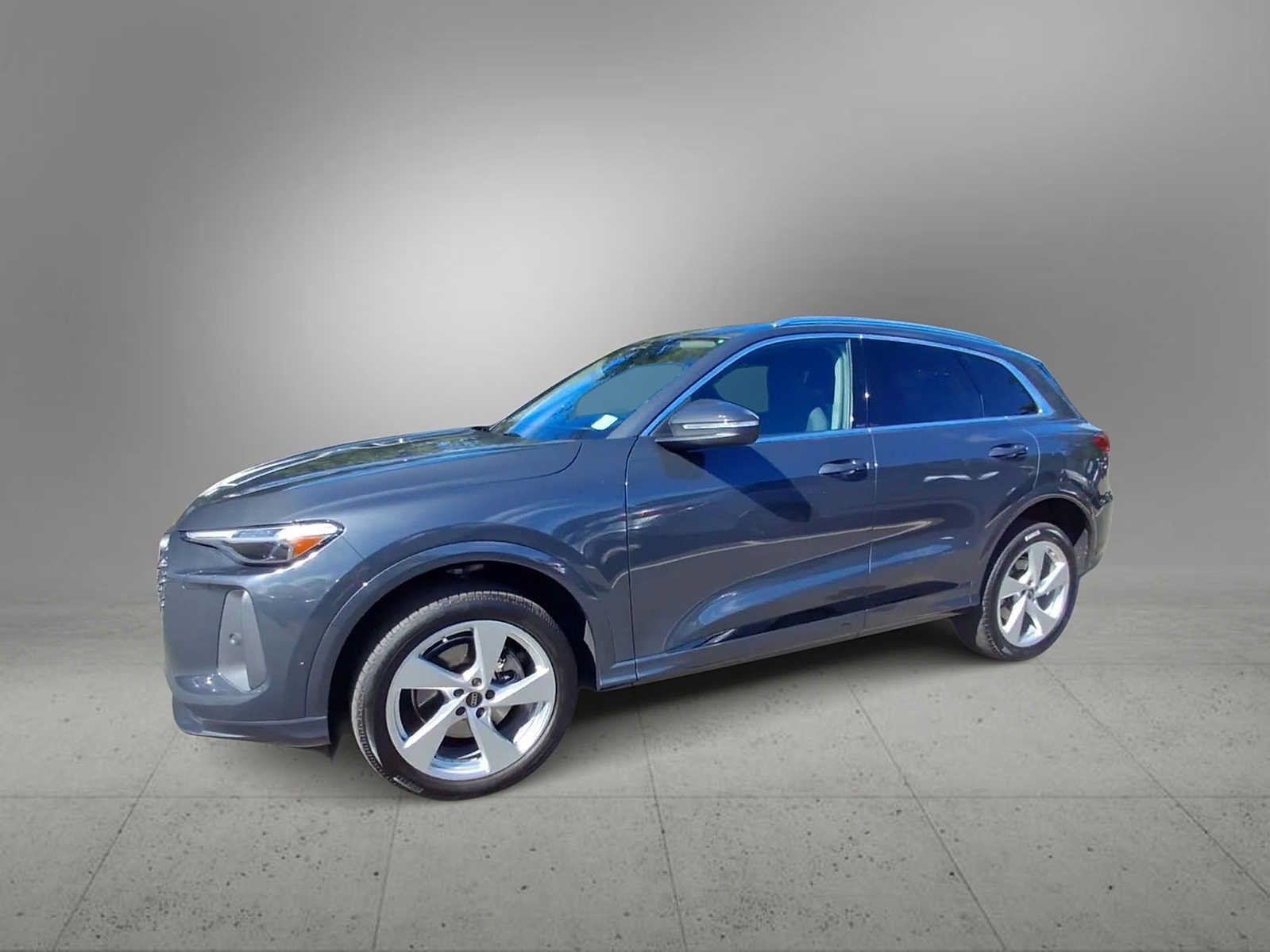 Certified 2025 Audi Q5 Premium w/ Premium Plus AWD/4WD image 4