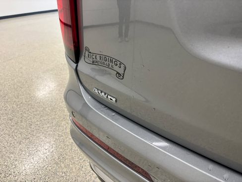 Used 2024 Cadillac XT6 Luxury image 12