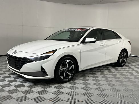 Used 2023 Hyundai Elantra Limited FWD image 4