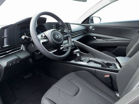 New 2026 Hyundai Elantra SE FWD image 14