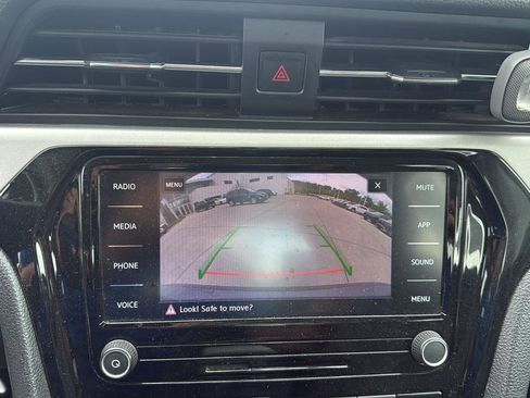 Used 2020 Volkswagen Passat 2.0T S FWD image 4