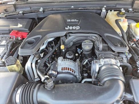 Used 2018 Jeep Wrangler Unlimited Rubicon AWD/4WD image 25