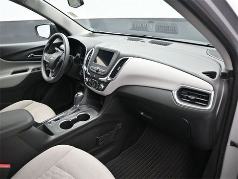 Used 2019 Chevrolet Equinox LS w/ LS Convenience Package image 10