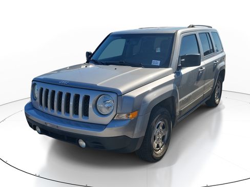 Used 2016 Jeep Patriot Sport w/ Power Value Group image 3