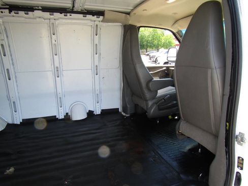 Used 2021 Chevrolet Express 2500 w/ Driver Convenience Package RWD image 14
