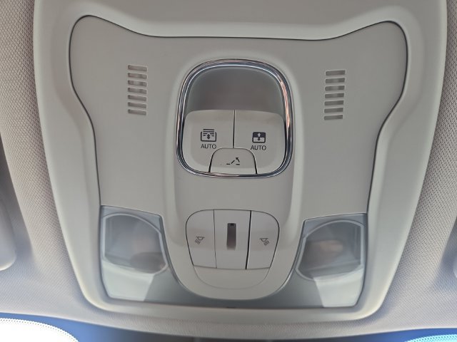 Used 2019 Jeep Renegade Latitude AWD/4WD image 27