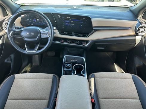 Used 2025 Chevrolet Equinox ACTIV w/ Safety and Technology Package AWD/4WD image 16