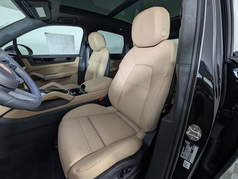New 2026 Porsche Cayenne GTS image 5