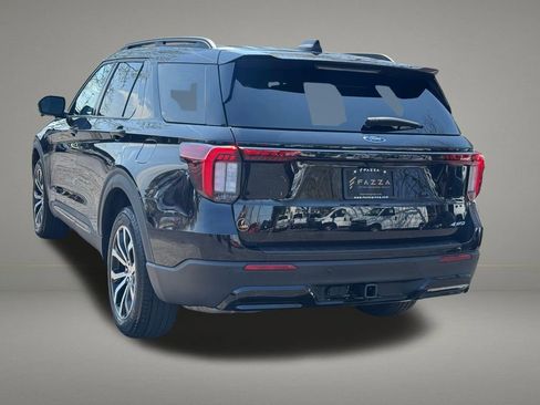 Used 2025 Ford Explorer ST-Line AWD/4WD image 3