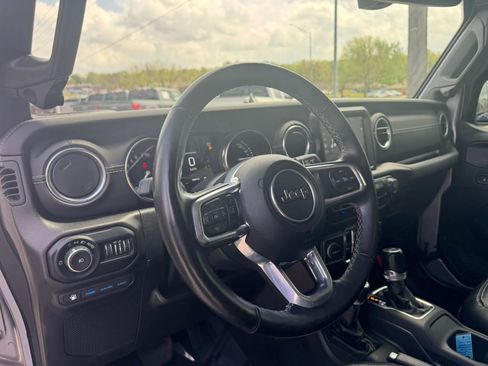 Used 2021 Jeep Wrangler Unlimited Sahara w/ Cold Weather Group image 14