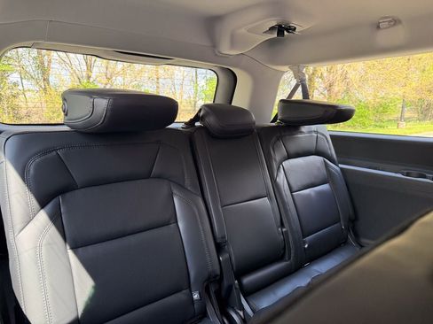 New 2026 Lincoln Navigator L Premier AWD/4WD image 25