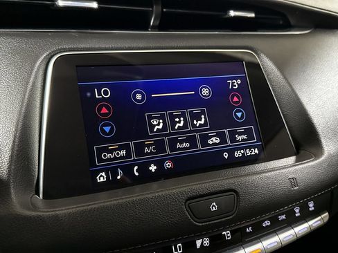 Used 2019 Cadillac XT4 Luxury w/ Cold Weather Package AWD/4WD image 16